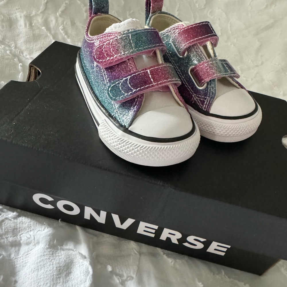 Infant Converse Glitter Drip XO pink purple blue size 4 never been worn - Picture 6 of 7